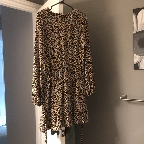 Gorgeous leopard print dress - Picture 2 of 5